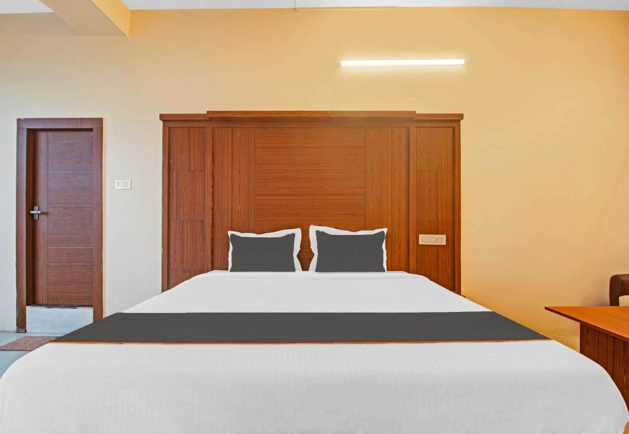 Super Collection O Hotel Aqua Villa Near Netaji Subhash Chandra Bose International Airport Gauripur  Екстериор снимка